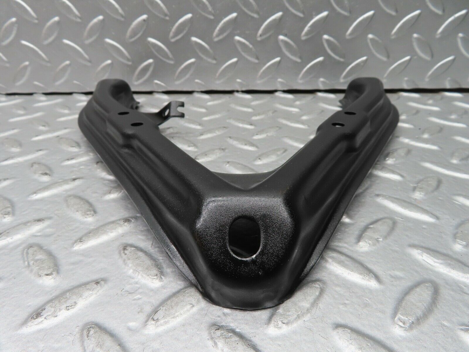 21288 Mercedes-Benz W123 230E Air Intake Manifold Bracket