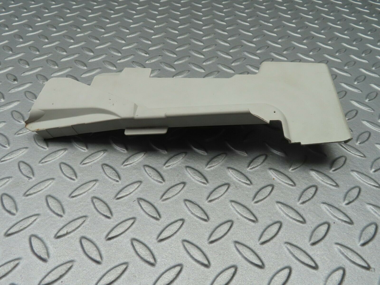 5289 Mercedes-Benz W124 230E Lock Cover Front Right 1247231408