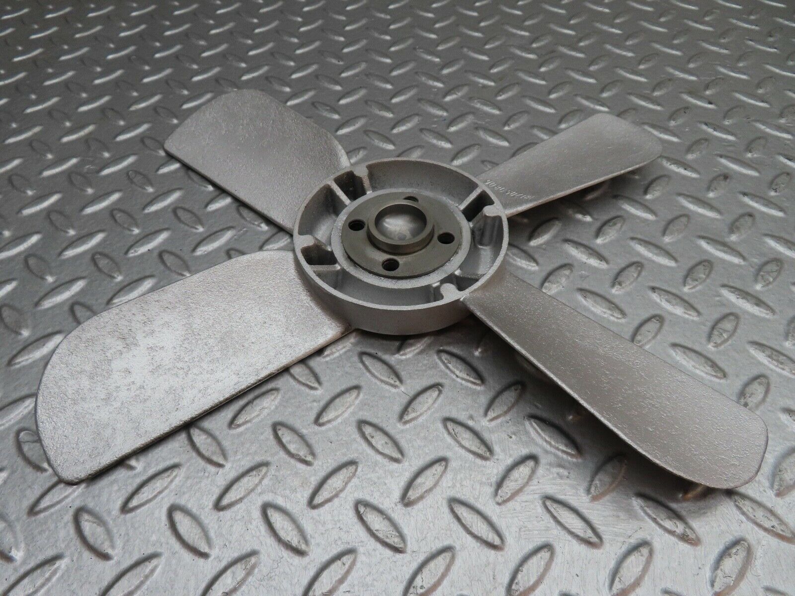 18562 Mercedes-Benz W136 170V Engine Cooling Fan 1812050806