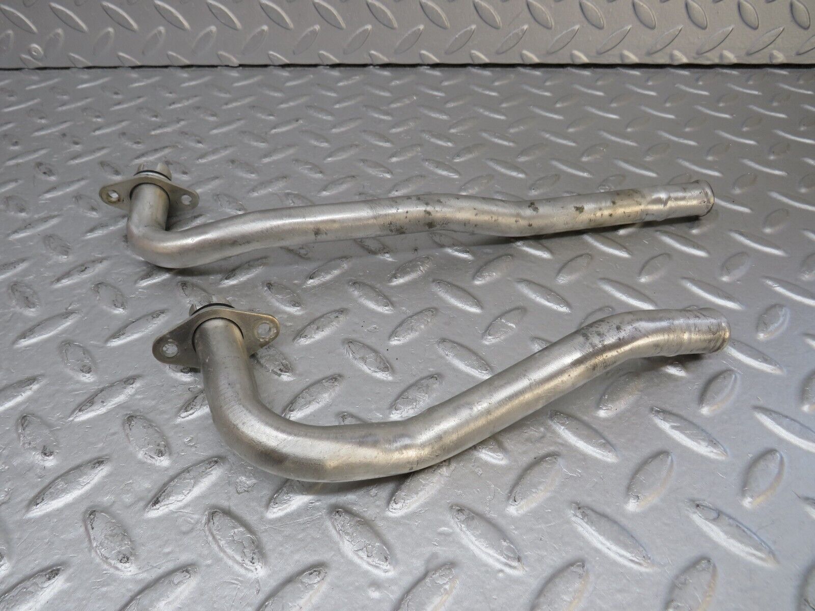 36748 Mercedes-Benz W201 190E 2.0L Heater Radiator Pipe