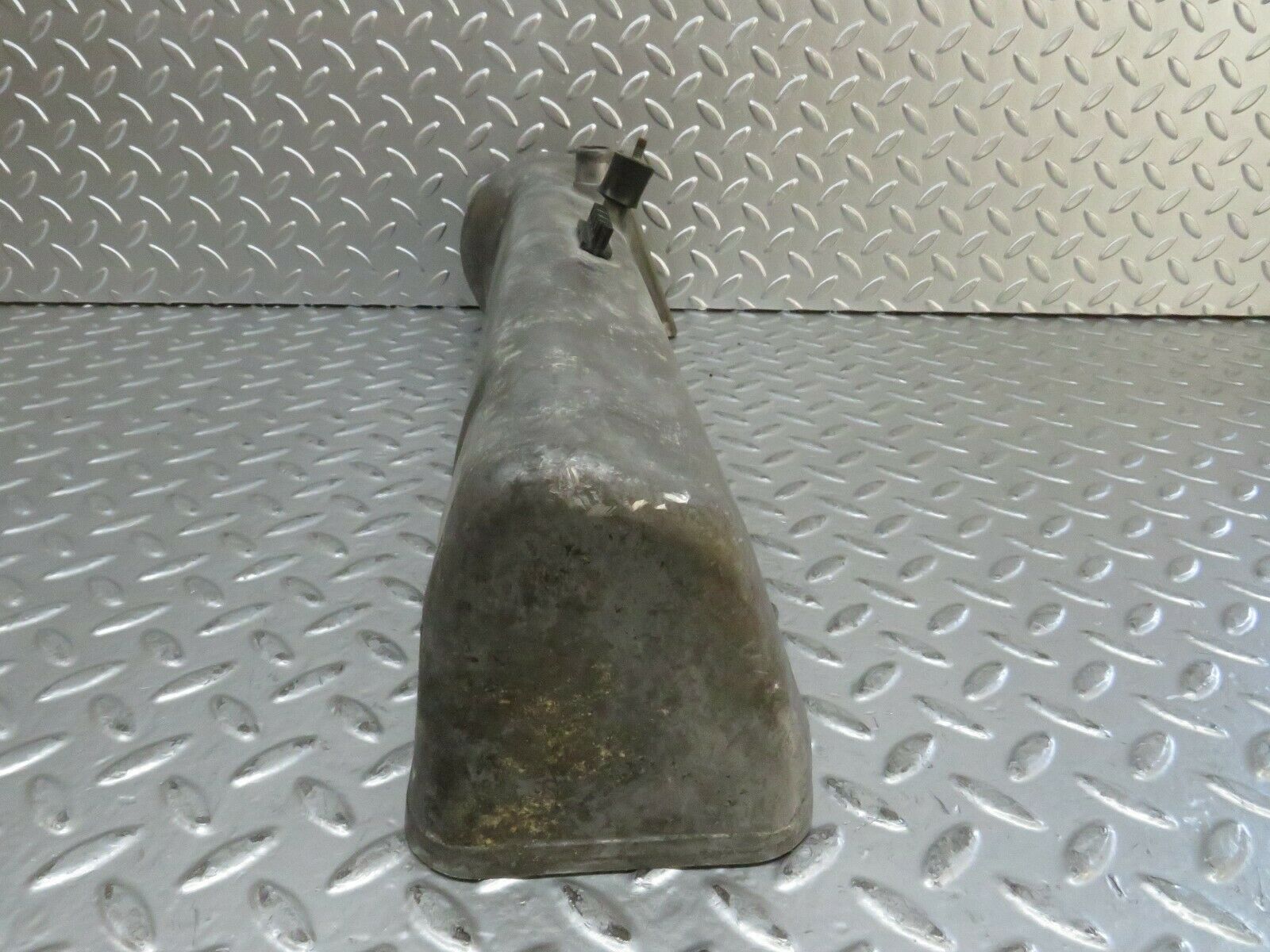 23857 Mercedes-Benz C107 450SLC Cylinder Head Valve Cover Left 1160163205