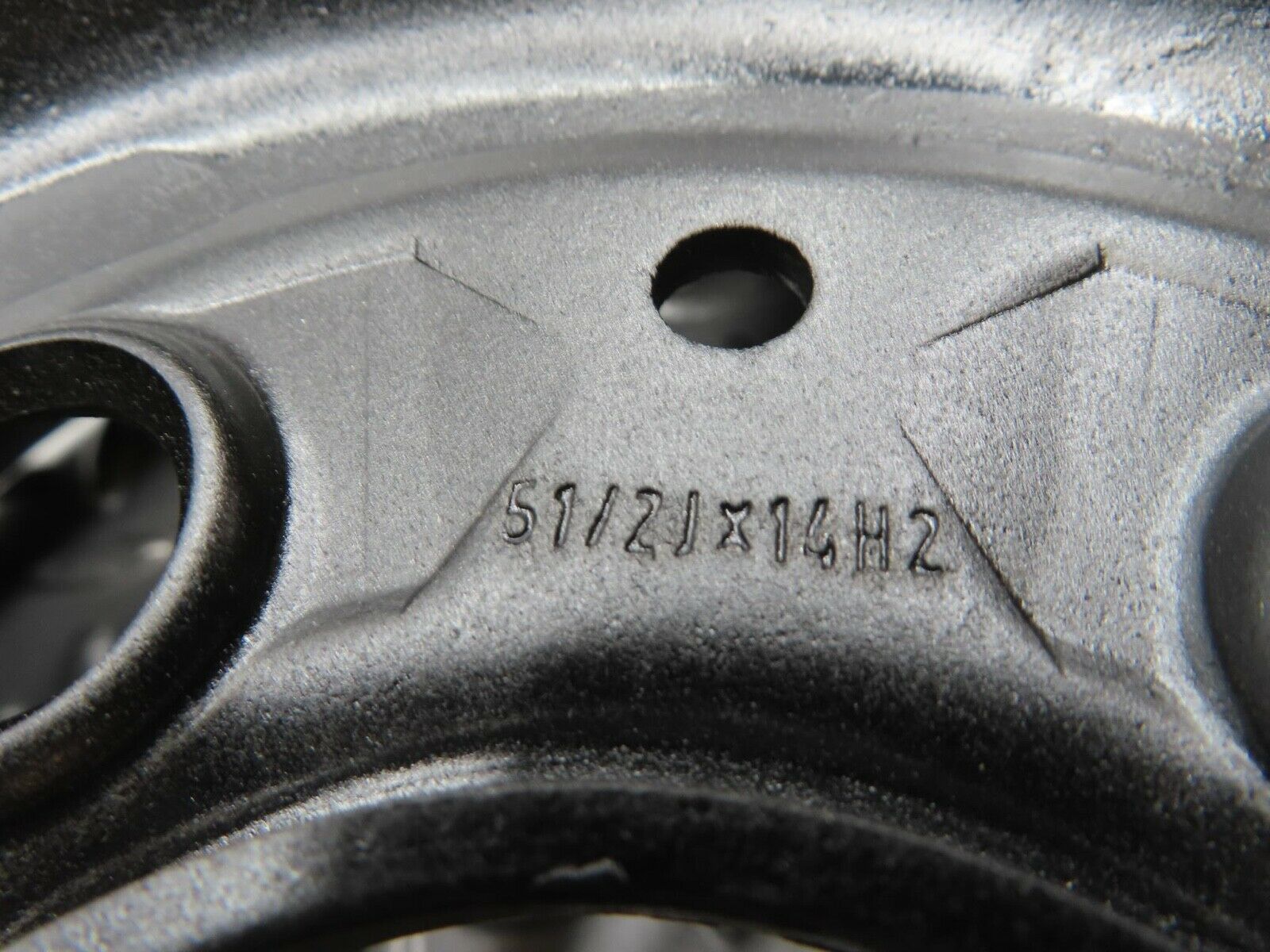 13762 Mercedes-Benz Steel Wheel 5.5Jx14H2 ET30 5x112 1234000302