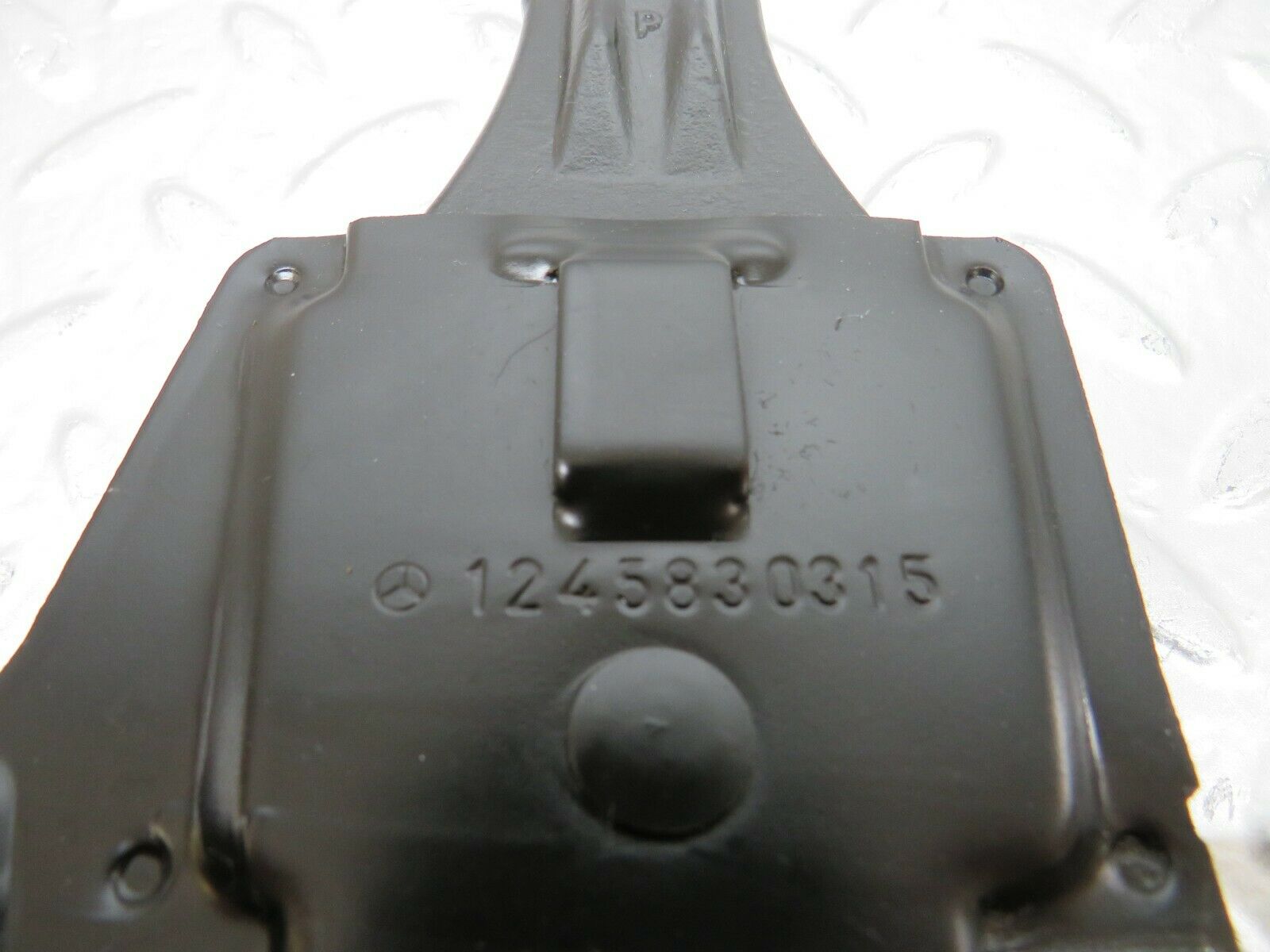 24416 Mercedes-Benz S124 220TE Wagon Bilstein Car Jack 1245830315