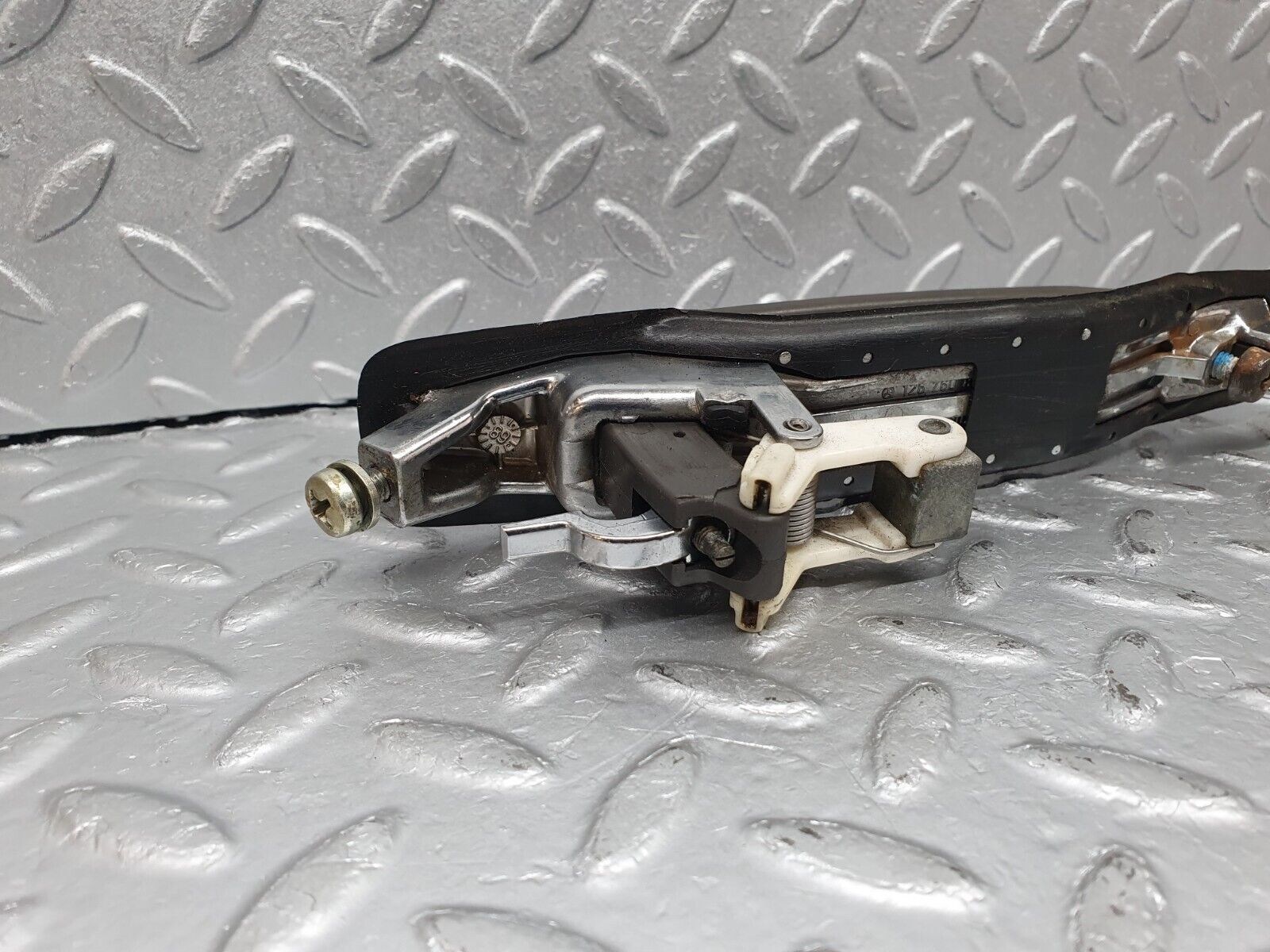 41082 Mercedes-Benz W126 300SE Rear Left Exterior Door Handle