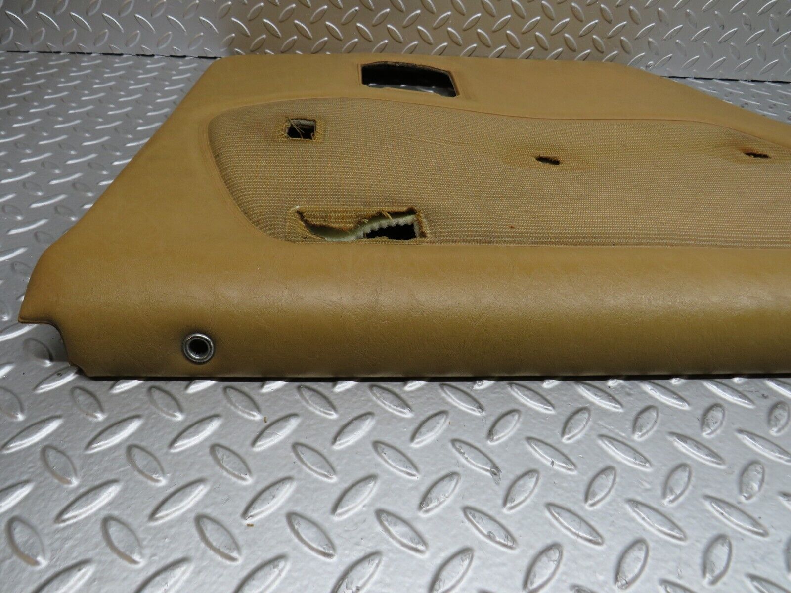 28552 Mercedes-Benz W123 230E Rear Right Door Card Beige