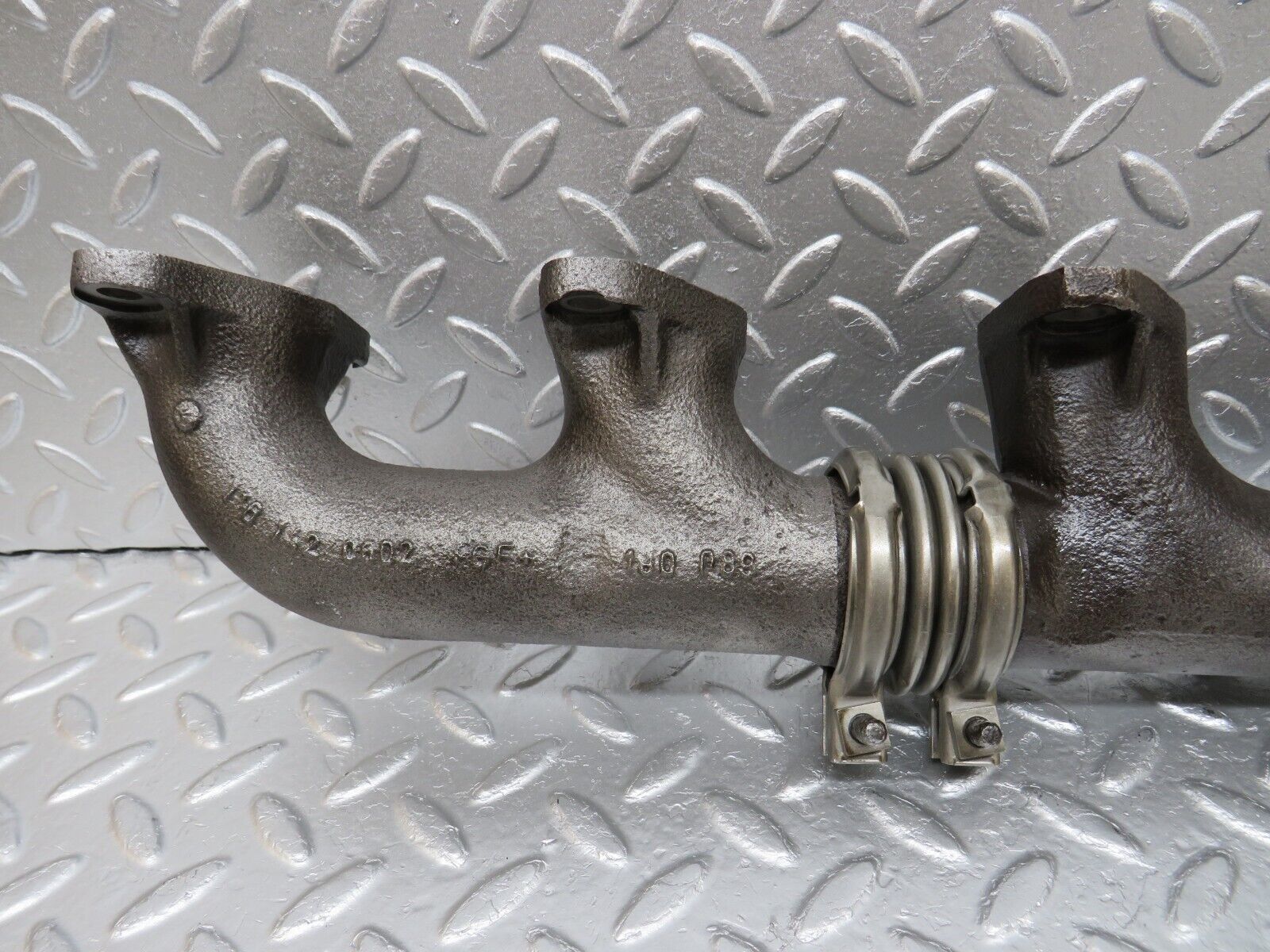 34636 Mercedes-Benz C126 380SEC Exhaust Manifold Right 1161420602 1161420702