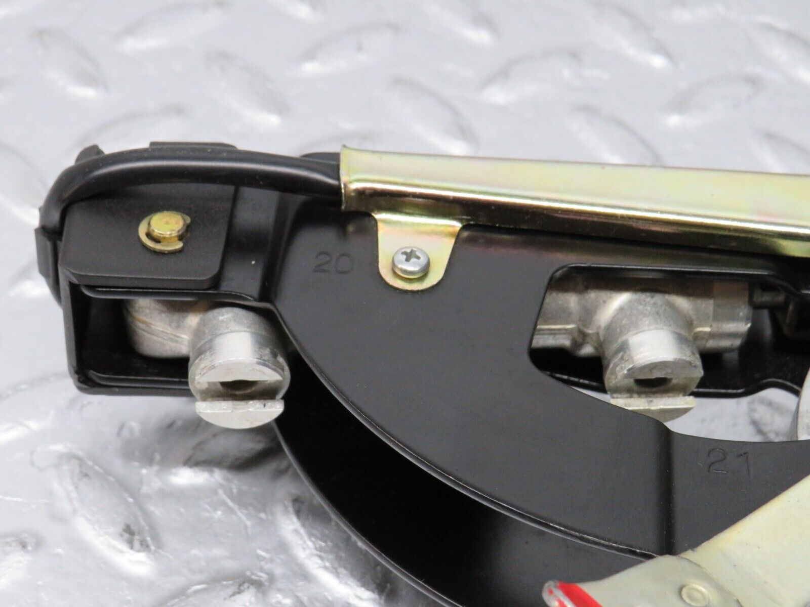 38357 Mercedes-Benz R129 280SL Coupe Rear Right Roof Lock Mechanism 1298001774 1298001274