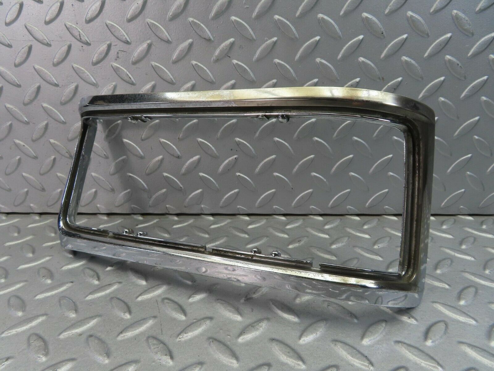 8514 Mercedes-Benz W115 Tail Light Chrome Frame Right