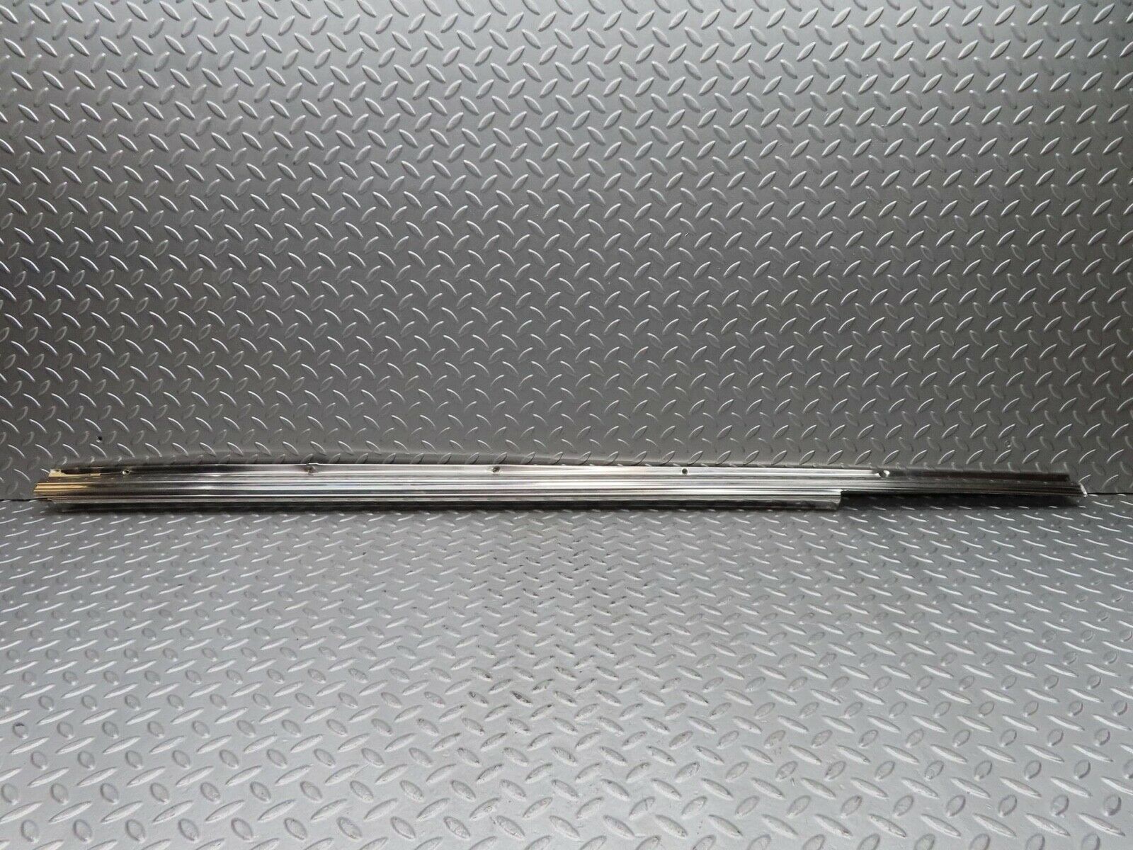 16755 Mercedes-Benz C107 380SLC Right Door Sill Chrome