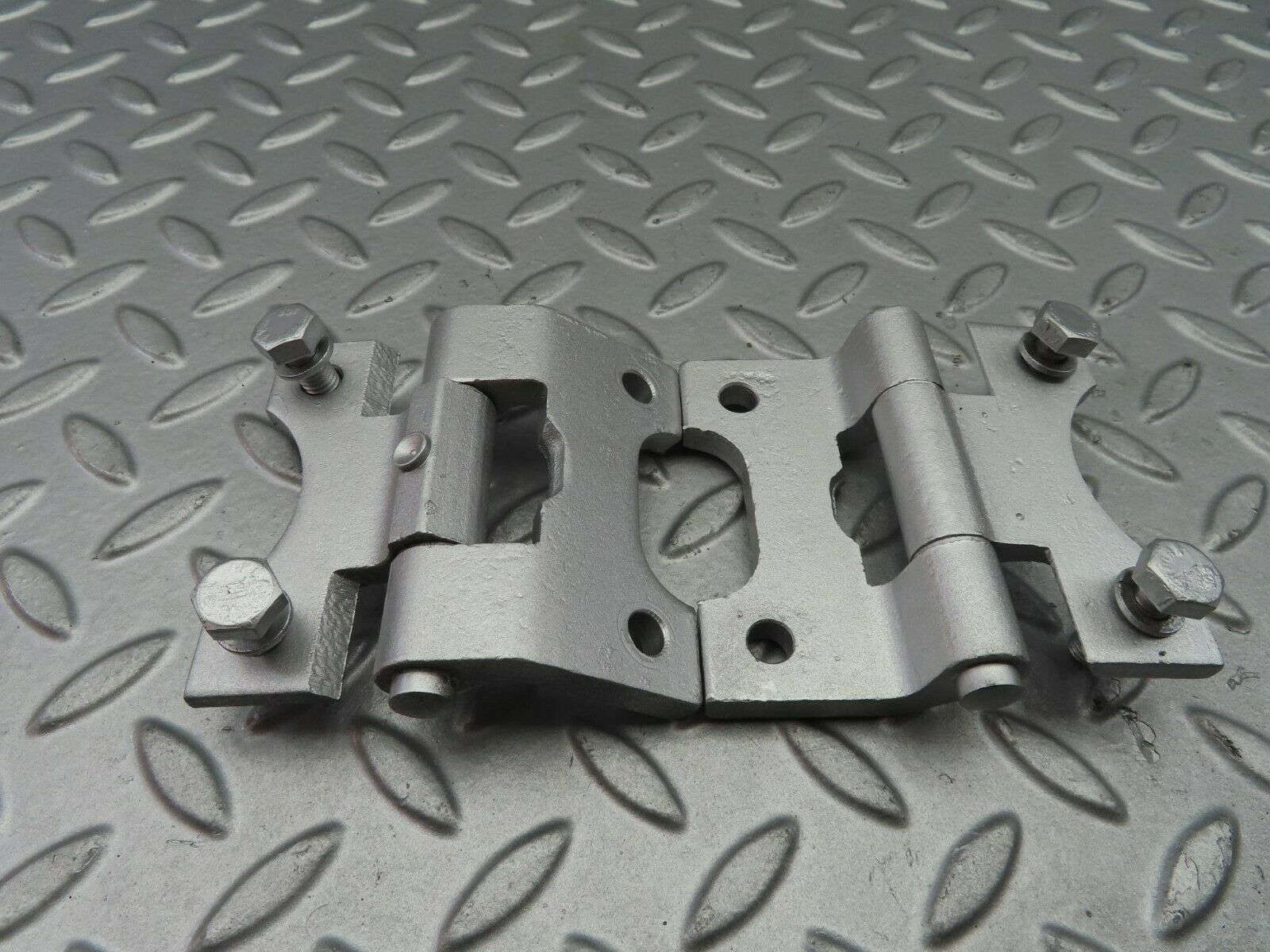 7211 Mercedes-Benz C107 350SLC Coupe Door Hinges Right Pair