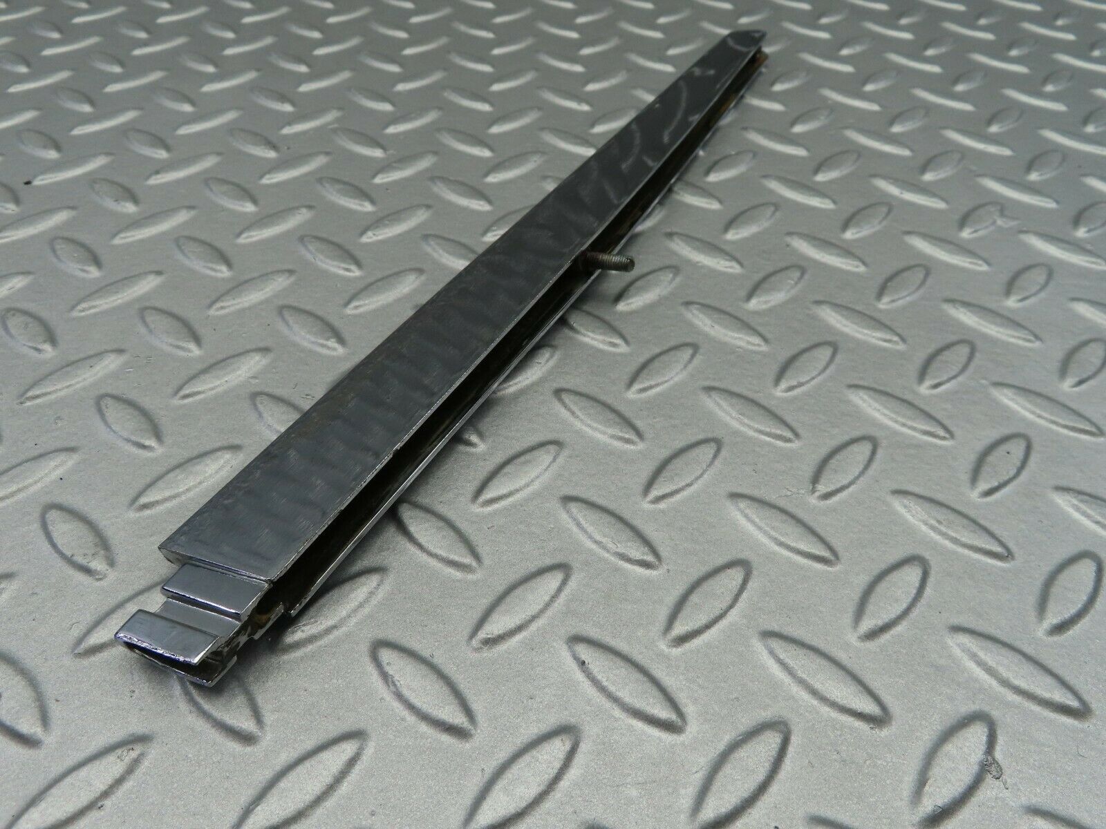 6877 Mercedes-Benz C107 350SLC Coupe Trunk Chrome Handle Moulding Right 1076901480