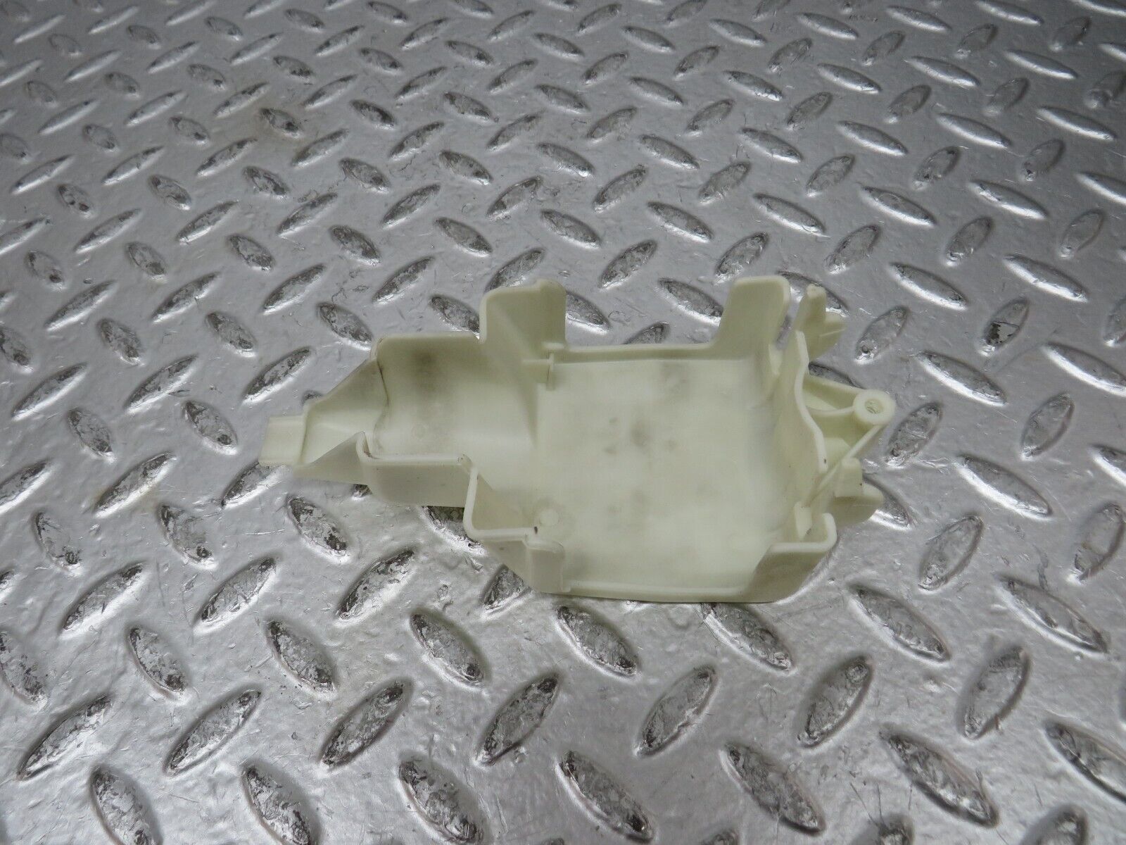 27499 Mercedes-Benz S124 300TE Rear Door Lock Vacuum Actuator Cover 1248050590