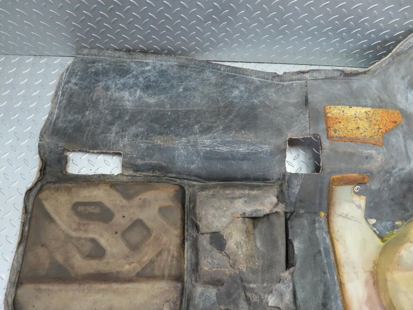 12548 Mercedes-Benz R129 300SL Coupe Front Left Floor Carpet Cream