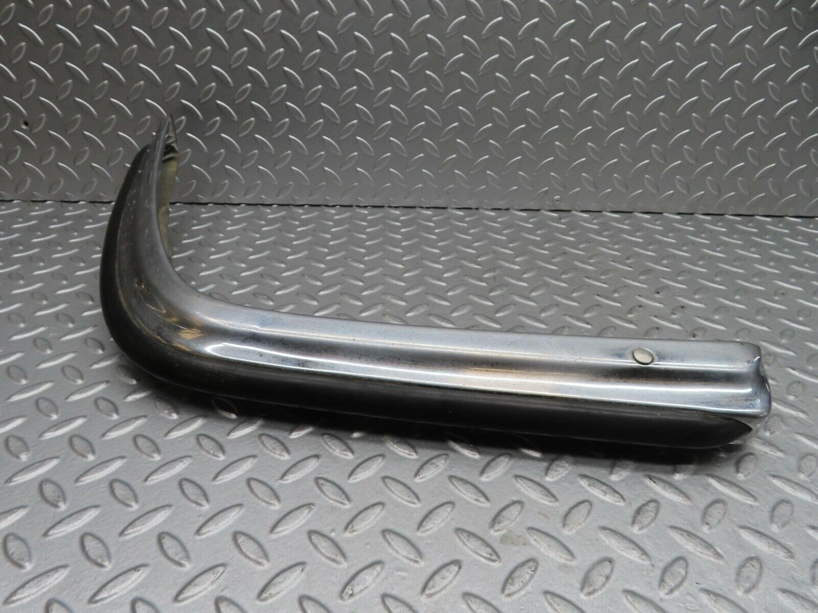 14410 Mercedes-Benz W116 350SE Front Right Upper Bumper Corner
