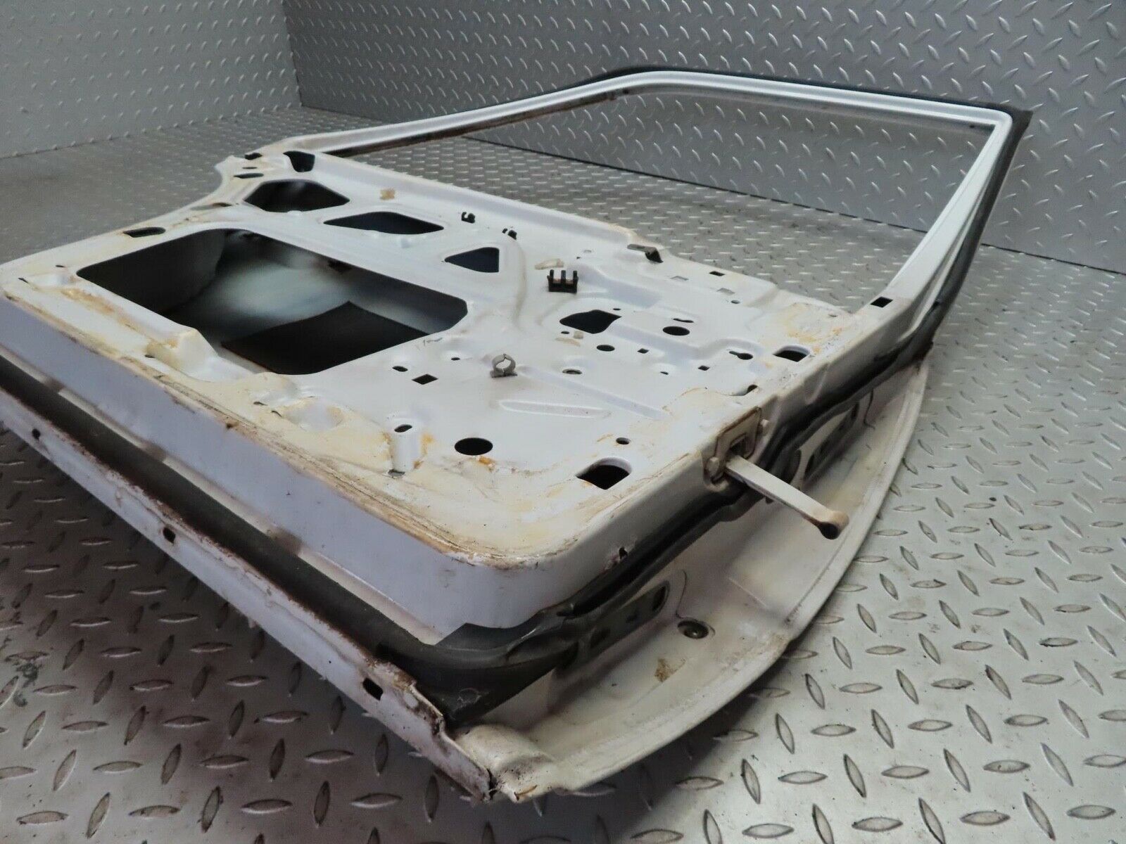 16211 Mercedes-Benz W124 260E Rear Left Door