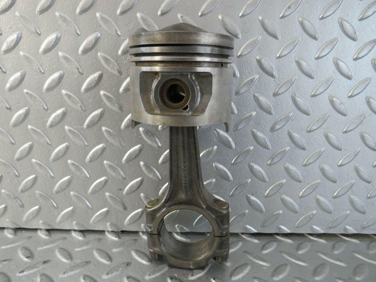 23582 Mercedes-Benz W114 280E Piston With Connecting Rod 86.00 mm
