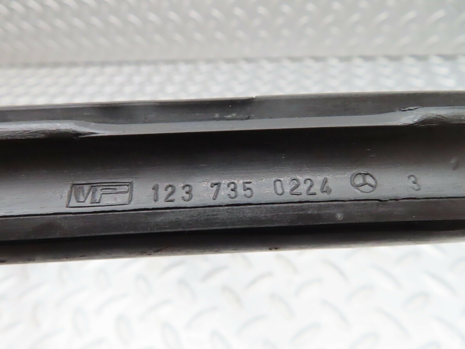 18075 Mercedes-Benz W123 200 Rear Right Quarter Window Glass 1237350224