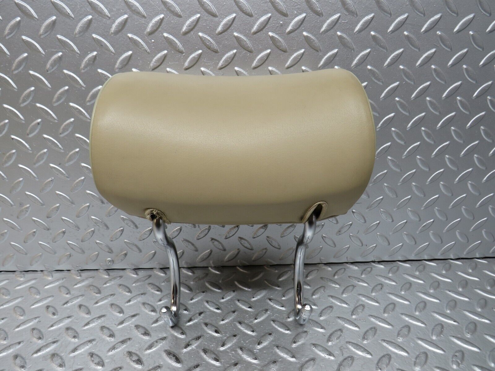 28936 Mercedes-Benz C124 320CE Coupe Rear Headrest Beige