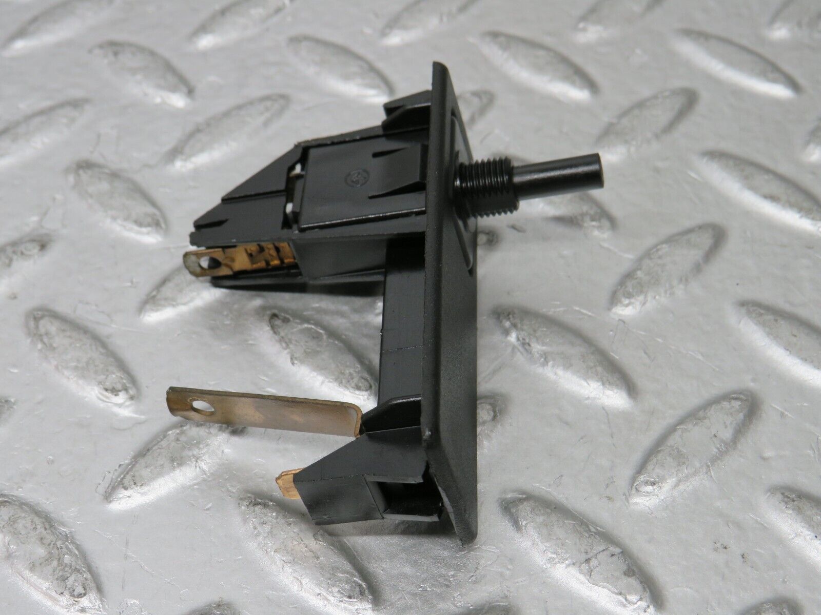 29714 Mercedes-Benz W123 230E Trunk Light Switch 1158202511