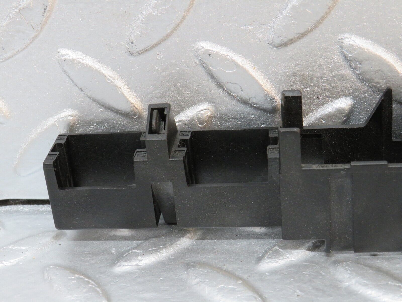 39750 Mercedes-Benz R129 320SL Coupe Connector Holder 1295451340