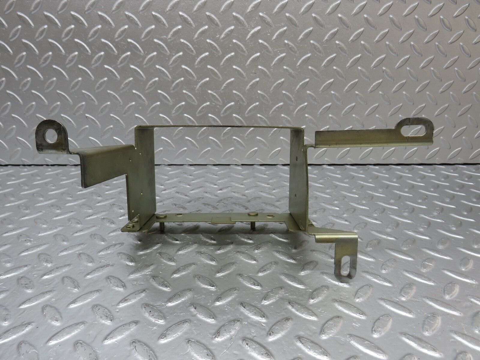 33310 Mercedes-Benz W202 C180 ECU Holder Bracket