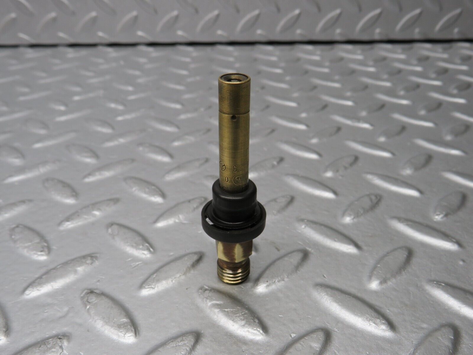 38901 Mercedes-Benz W201 190E 2.6L Fuel Injector Bosch 0000785623 0437502047