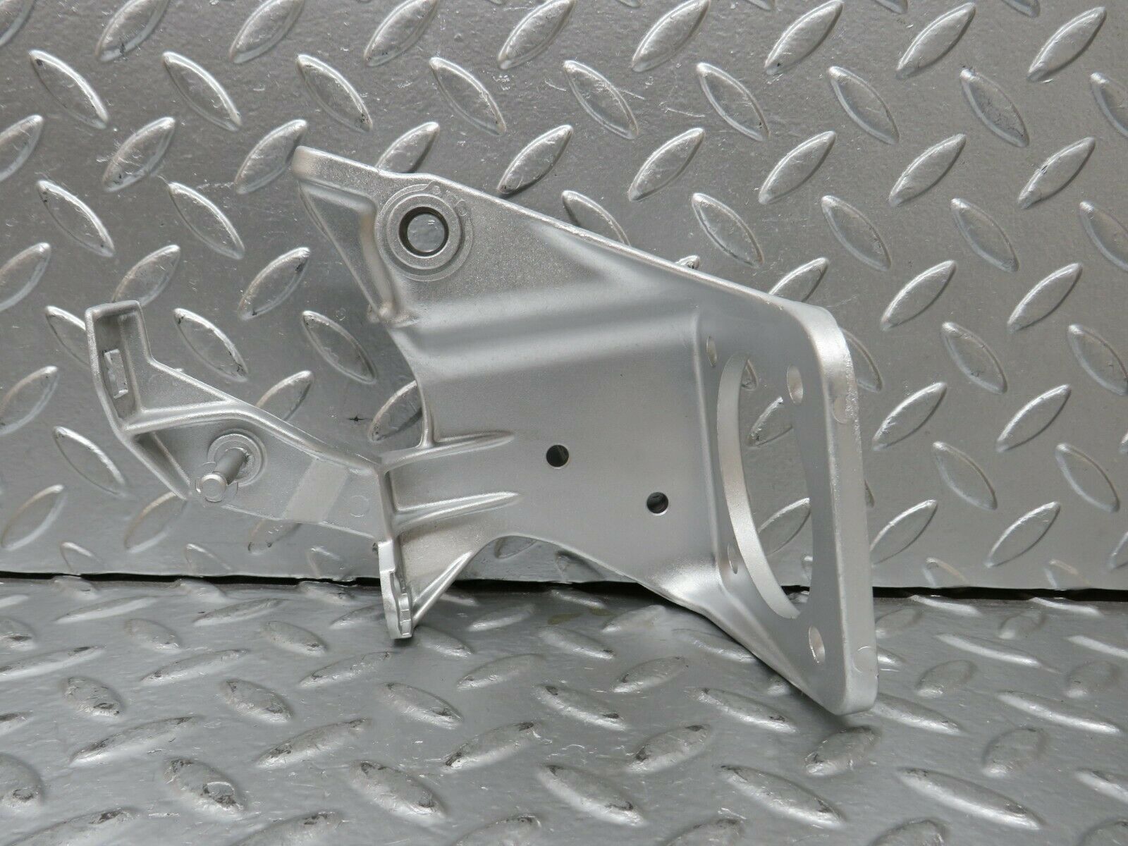 24345 Mercedes-Benz S124 220TE Wagon Brake Pedal Bracket 1242900919