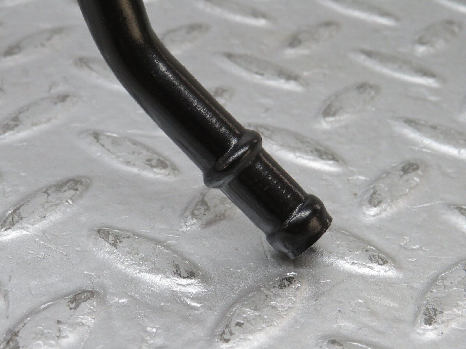 36375 Mercedes-Benz W126 420SE Oil Cooling Line Pipe