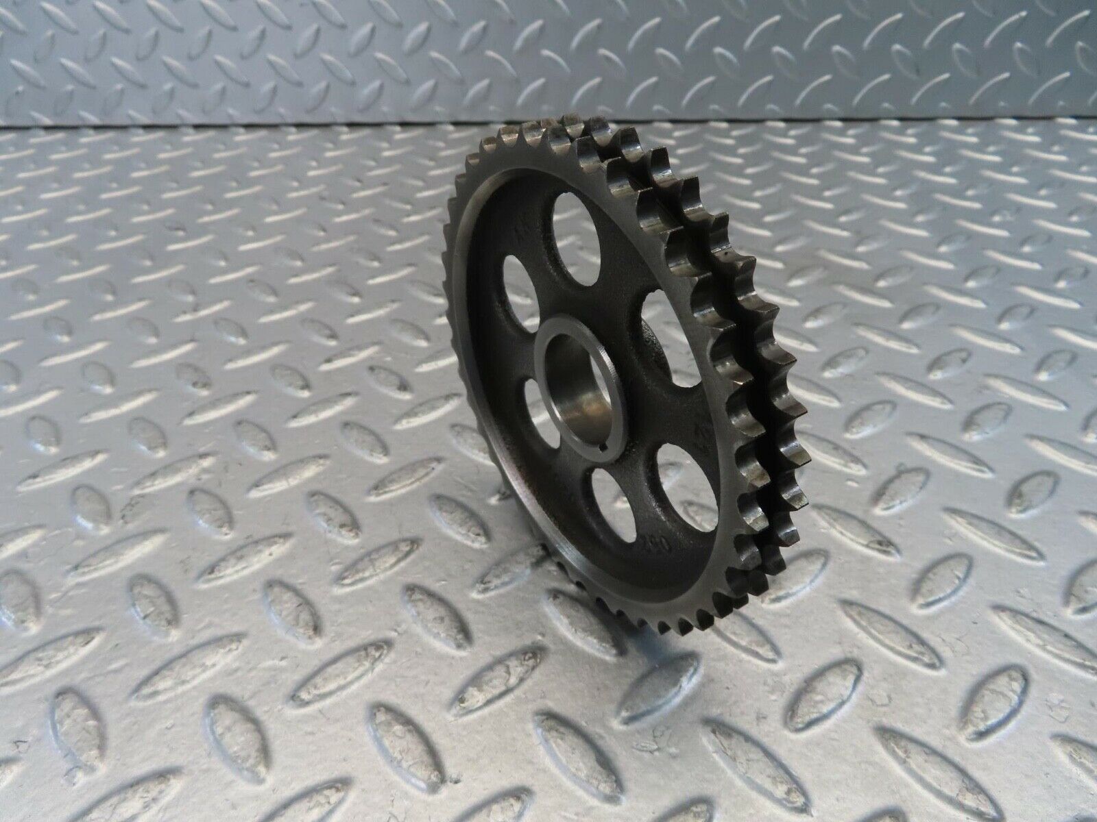 10980 Mercedes-Benz W115 220D Camshaft Timing Gear1210520201