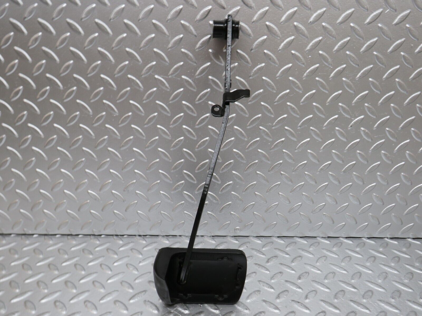 29330 Mercedes-Benz W124 230E Brake Pedal 1232910082