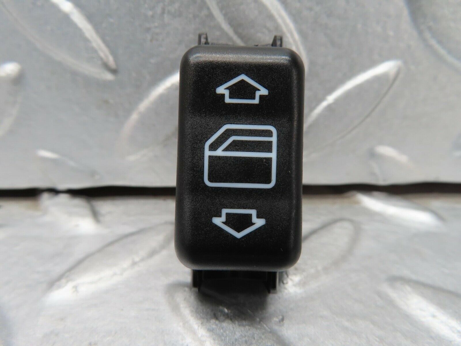 16389 Mercedes-Benz W124 260E Rear Left Electric Window Switch 1248209310