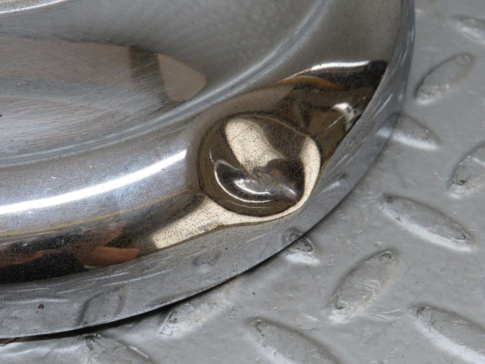 35762 Mercedes-Benz W108 Chrome Wheel Hub Cap