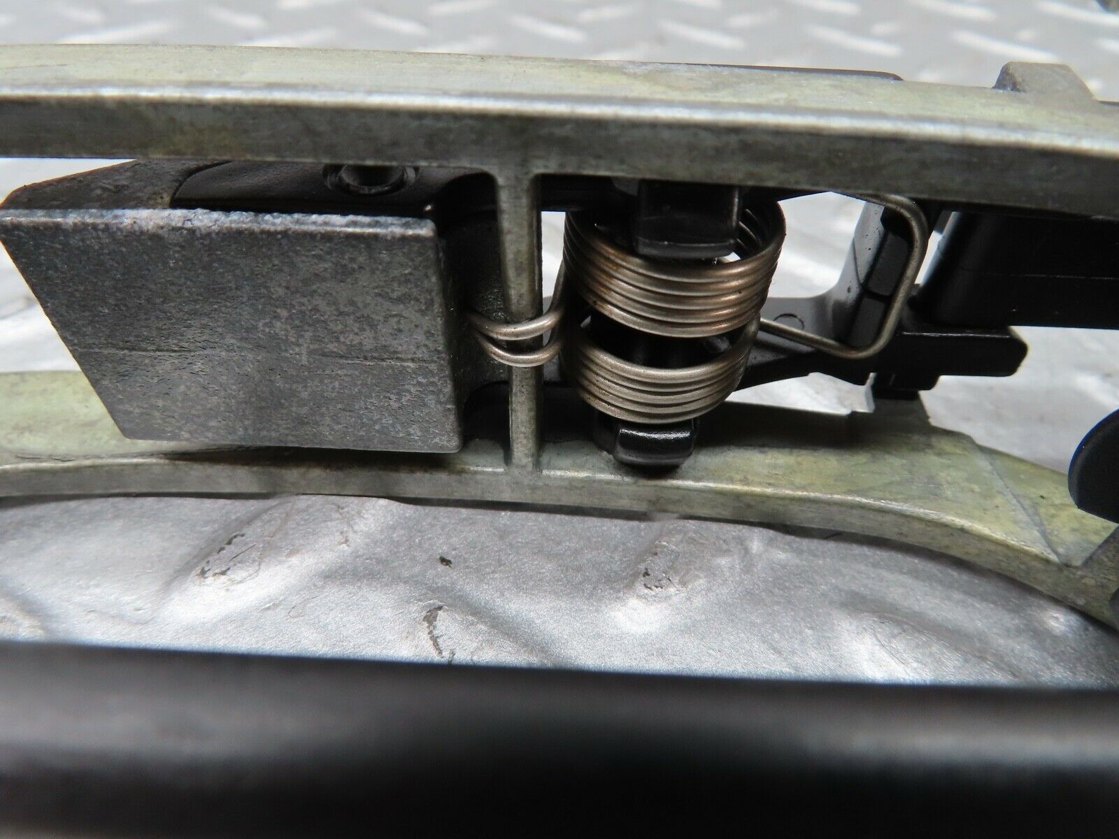 20058 Mercedes-Benz R129 300SL Coupe Left Exterior Door Handle With Key