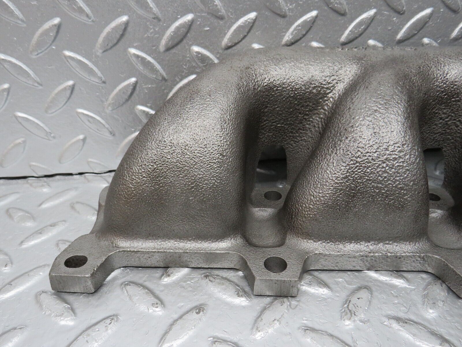 33102 Mercedes-Benz W124 300D Exhaust Manifold Cylinder 1-3 6061421002