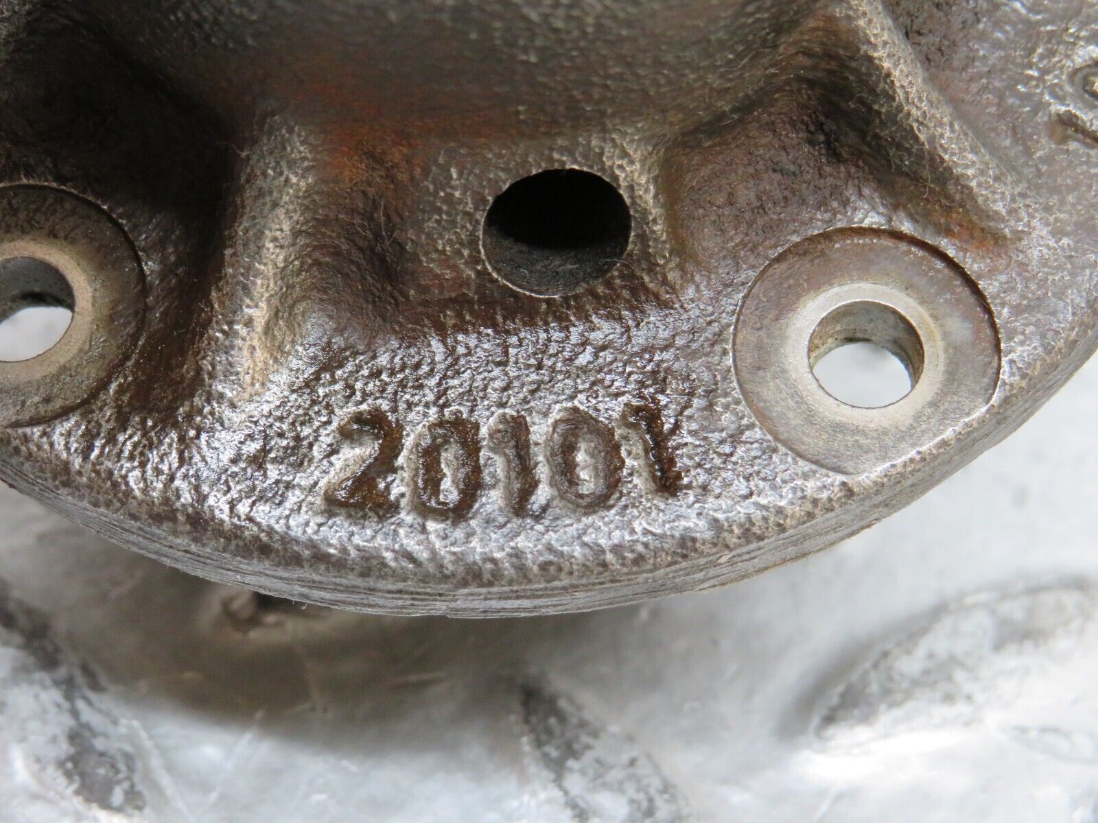 28430 Mercedes-Benz S123 240D Wagon Water Pump 1212010107 1102010110