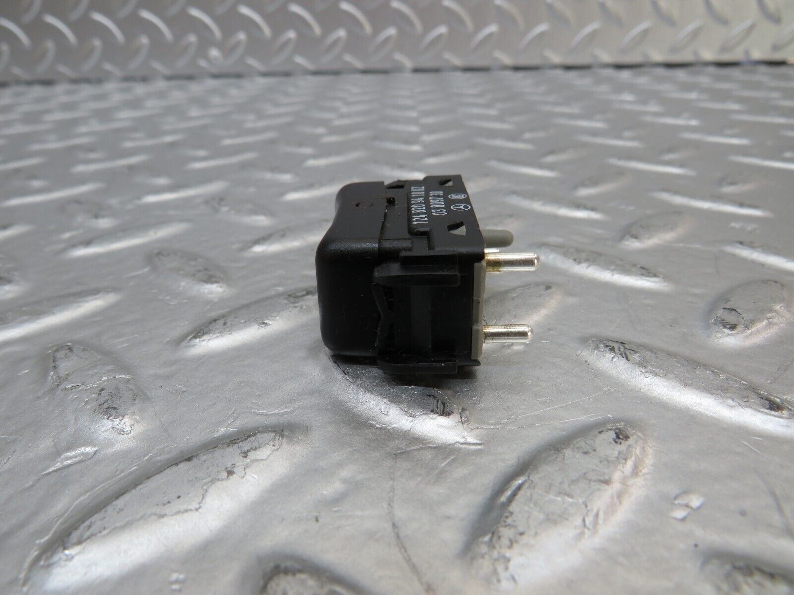 25738 Mercedes-Benz W124 280E Electric Window Switch Right 1248209410