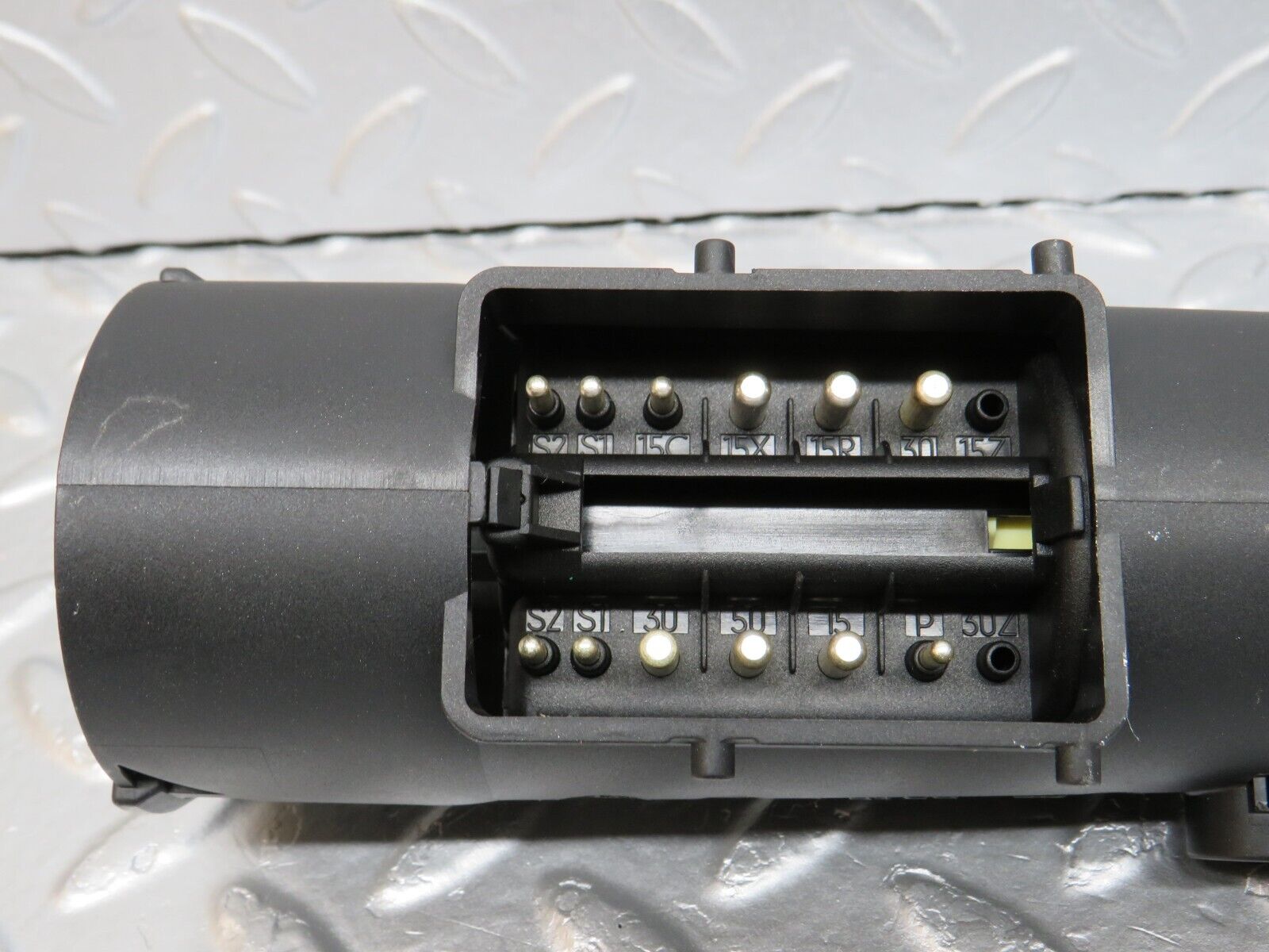 39770 Mercedes-Benz R129 320SL Coupe Ignition Switch With Key