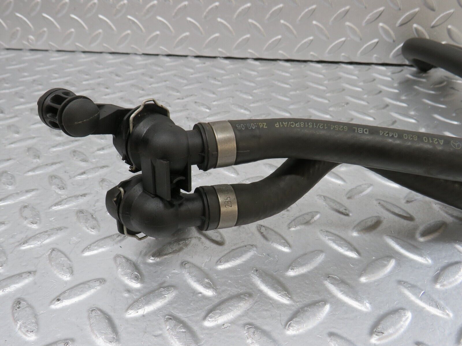 34994 Mercedes-Benz W210 320E Heater Hose Pipe 2108300424