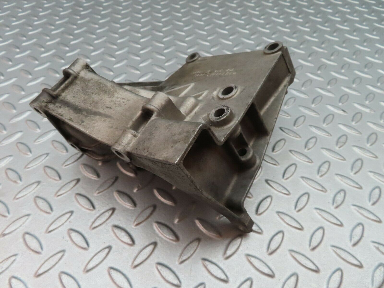 5645 Mercedes-Benz W124 230E Power Steering Pump Bracket 1022361330