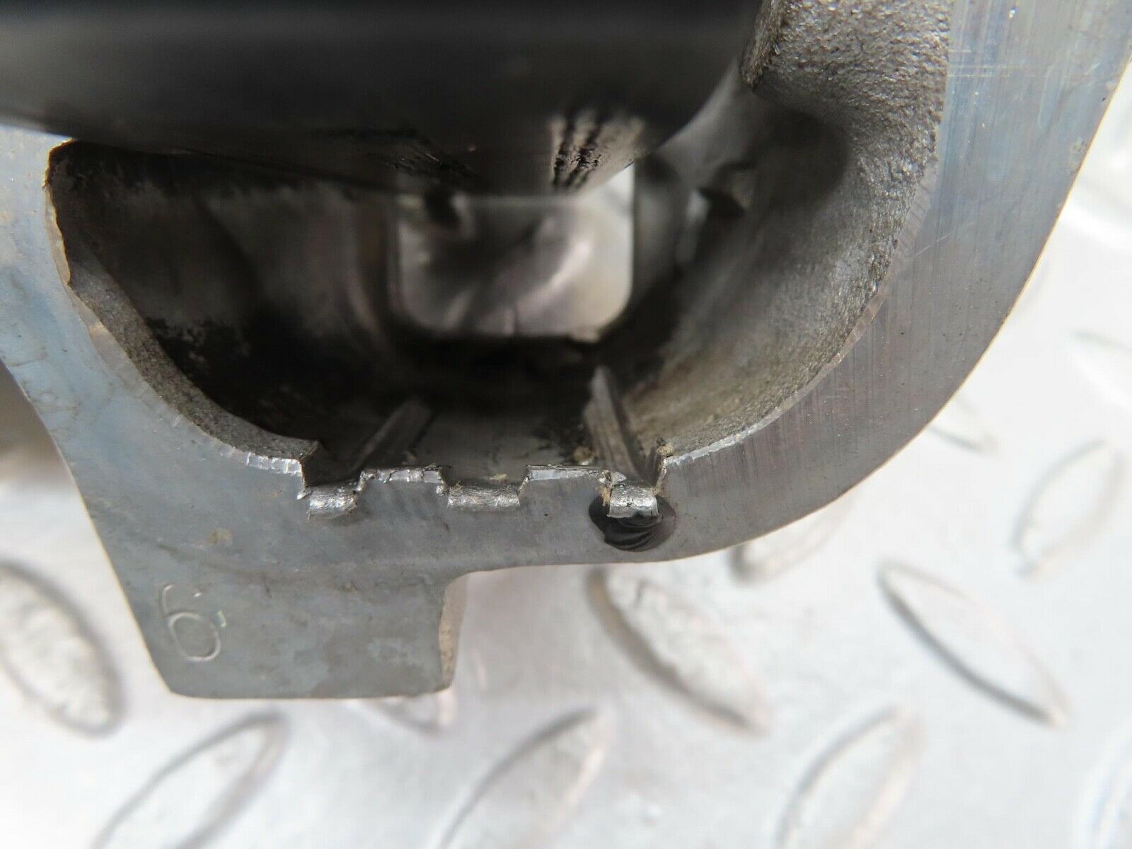 16533 Mercedes-Benz C107 350SLC Coupe Cylinder Head Left Side 1160161801