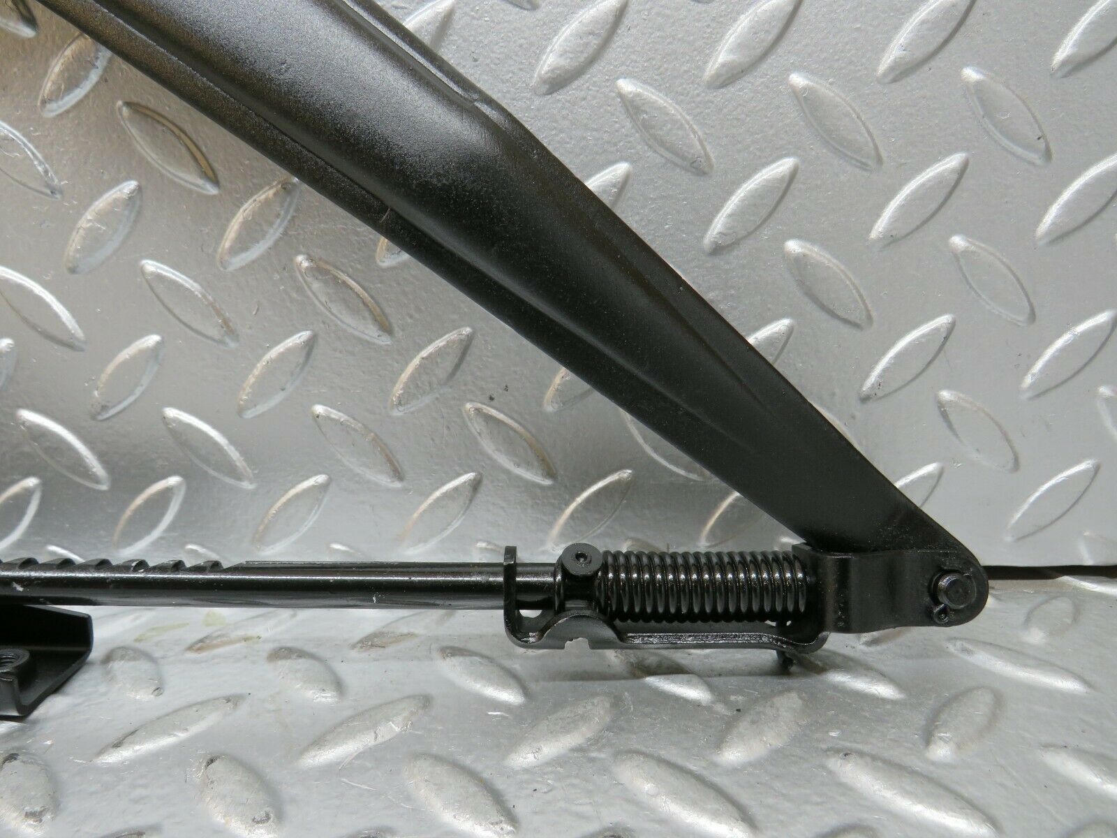 23609 Mercedes-Benz W114 280E Handbrake Regulator