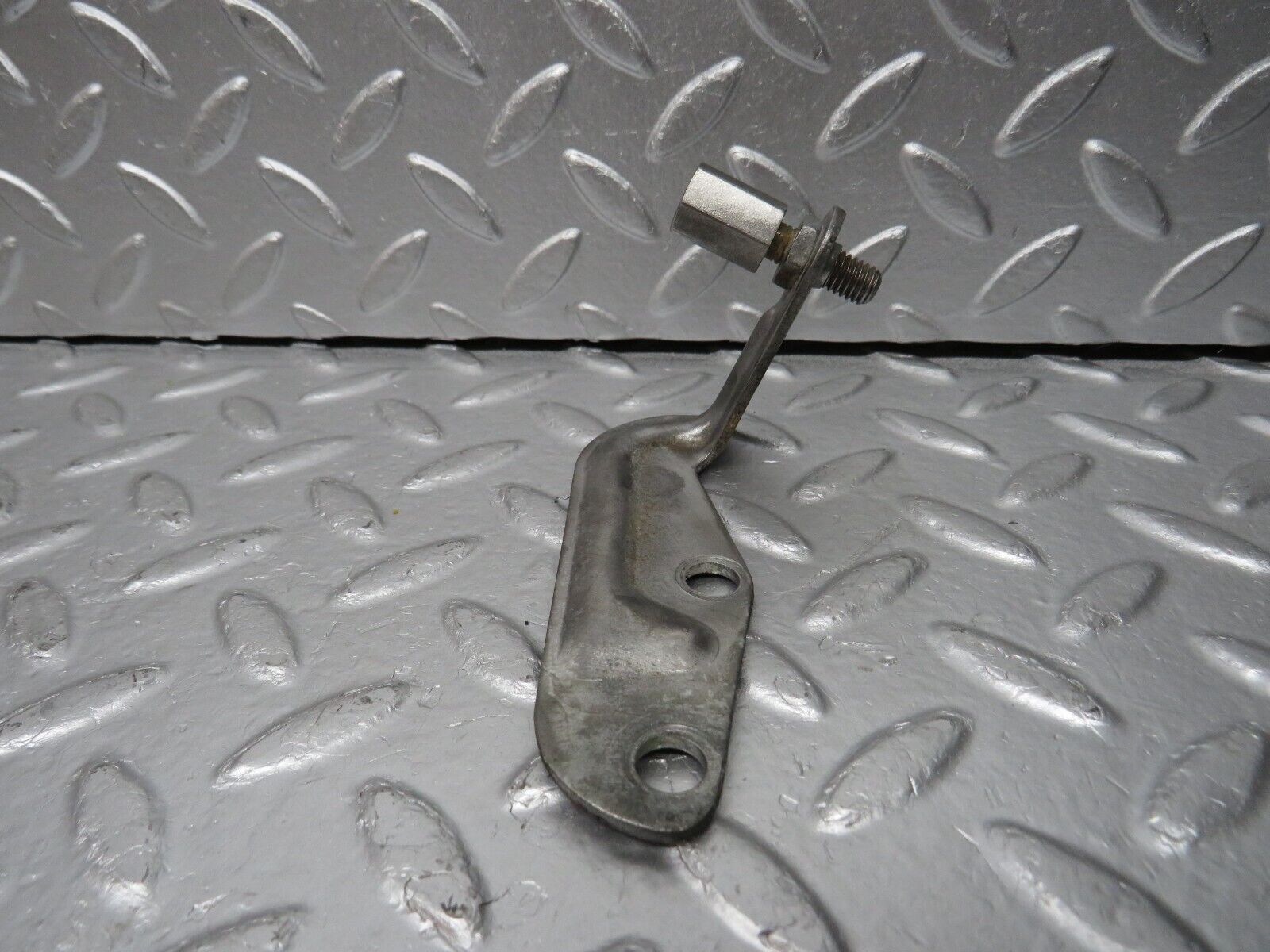 31163 Mercedes-Benz W123 200D Accelerator Cable Bracket