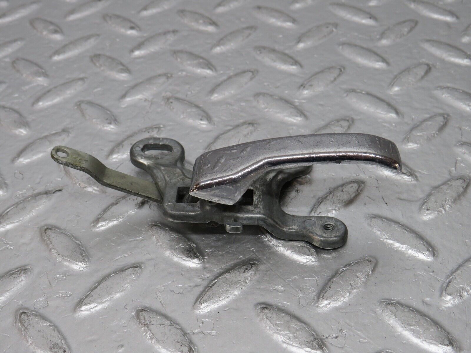 31009 Mercedes-Benz W123 230E Front Right Interior Door Handle 1107660419