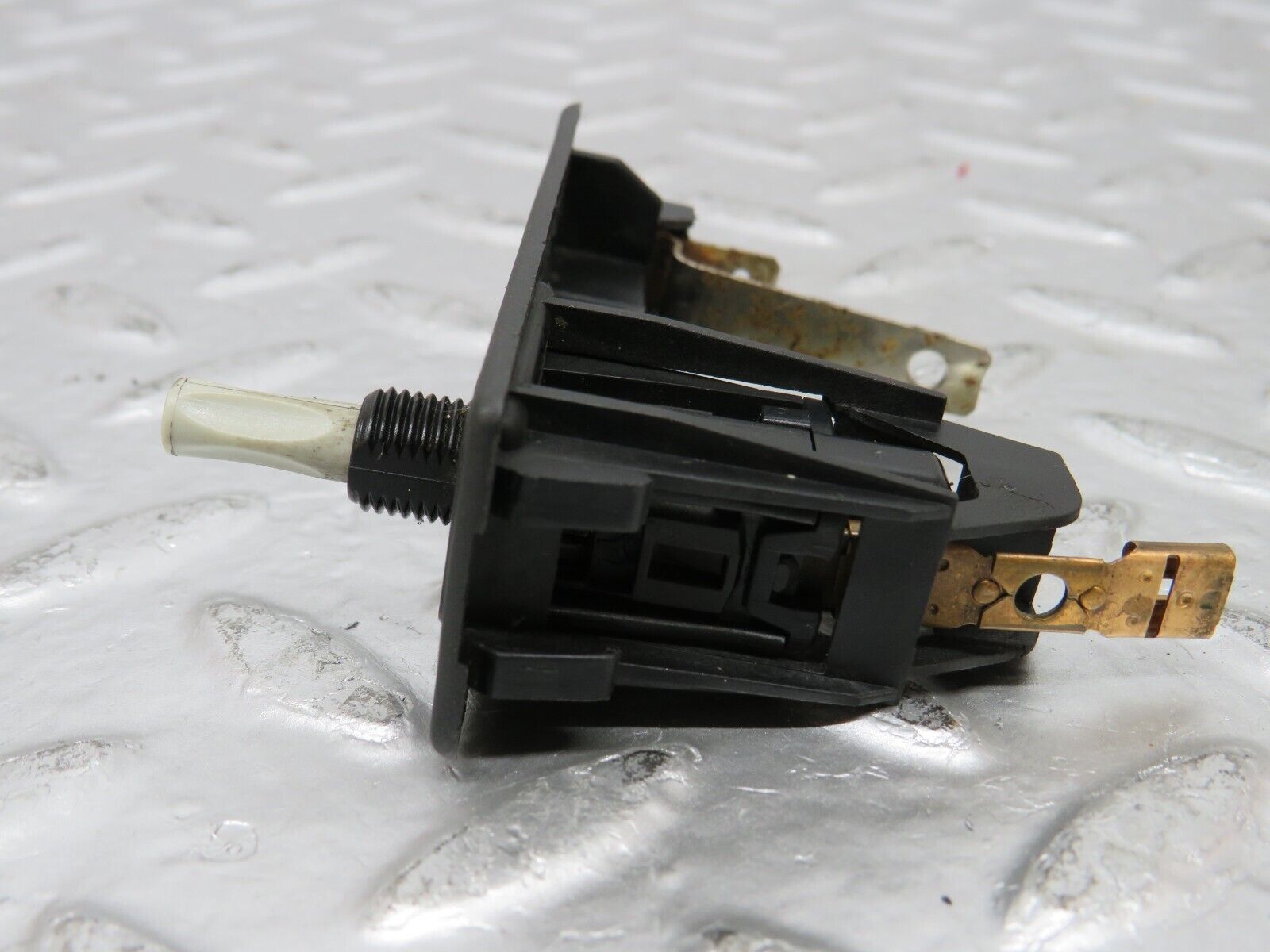 25194 Mercedes-Benz W201 190D Trunk Boot Light Switch 2018201211