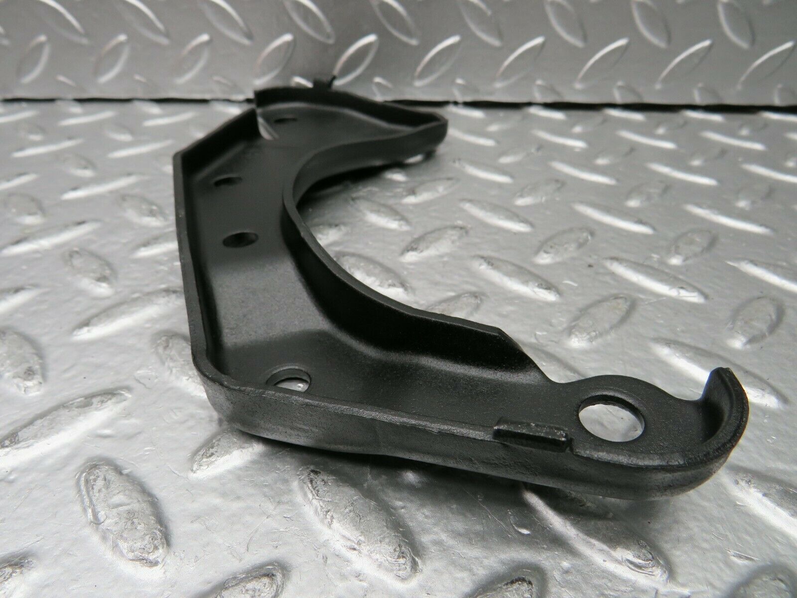 23060 Mercedes-Benz C123 230CE Coupe Alternator Generator Bracket