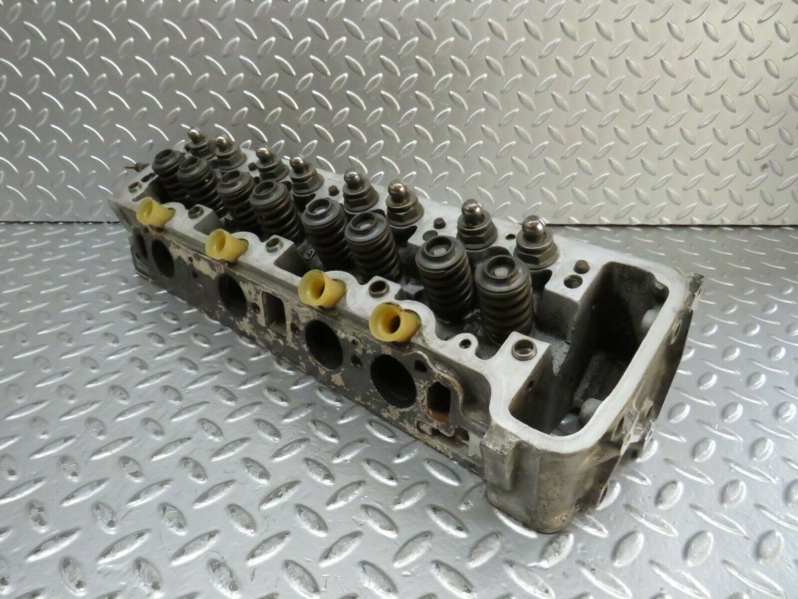 23872 Mercedes-Benz C107 450SLC Coupe Cylinder Head Left 1160162601