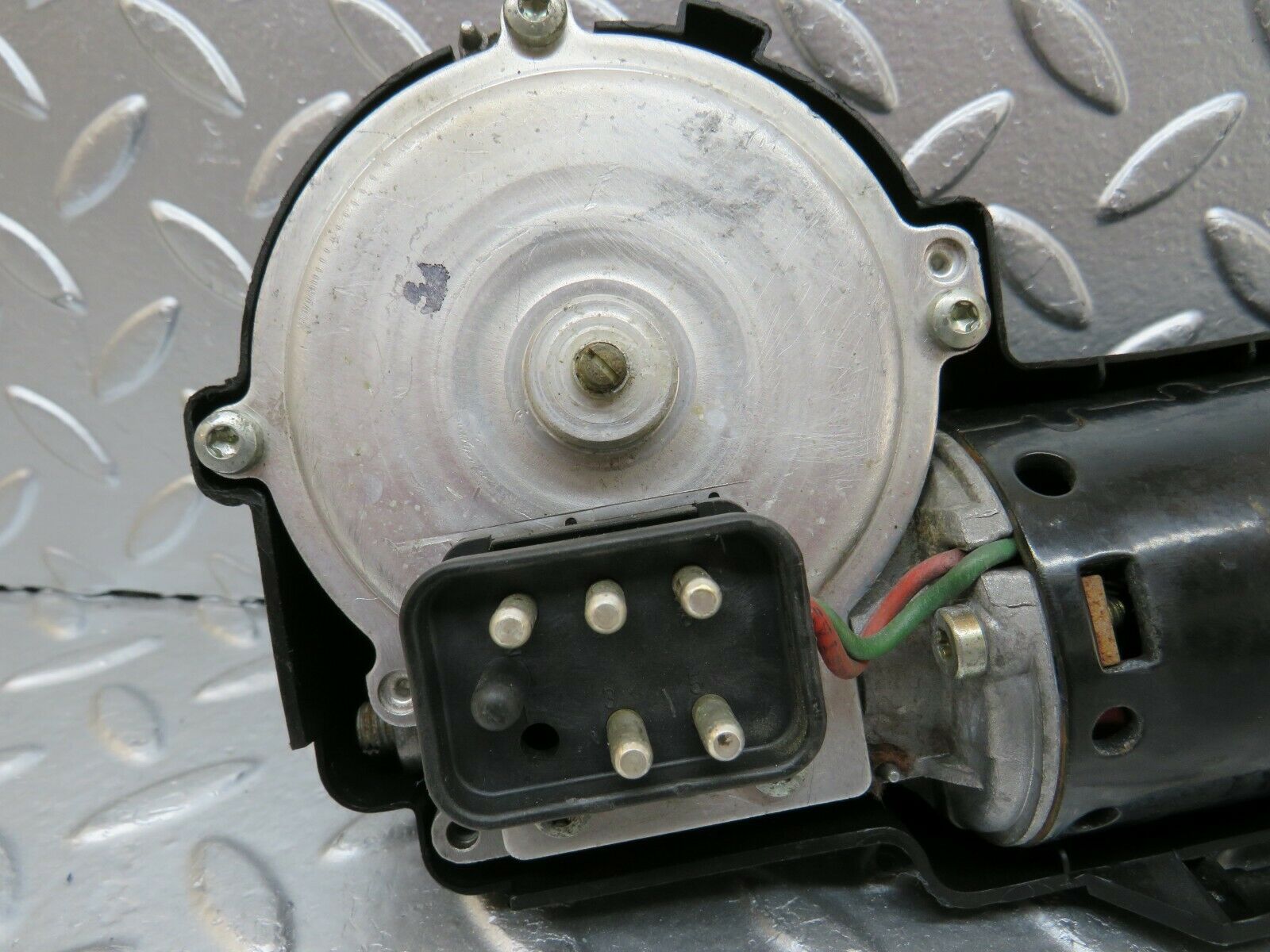 24392 Mercedes-Benz S124 220TE Wagon Wiper Motor Bosch 0390241410
