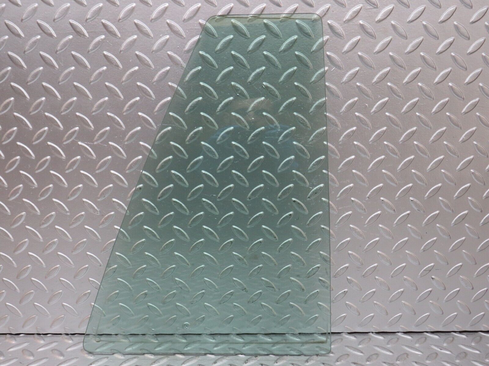 27638 Mercedes-Benz S124 300TE Wagon Rear Right Quarter Window Glass