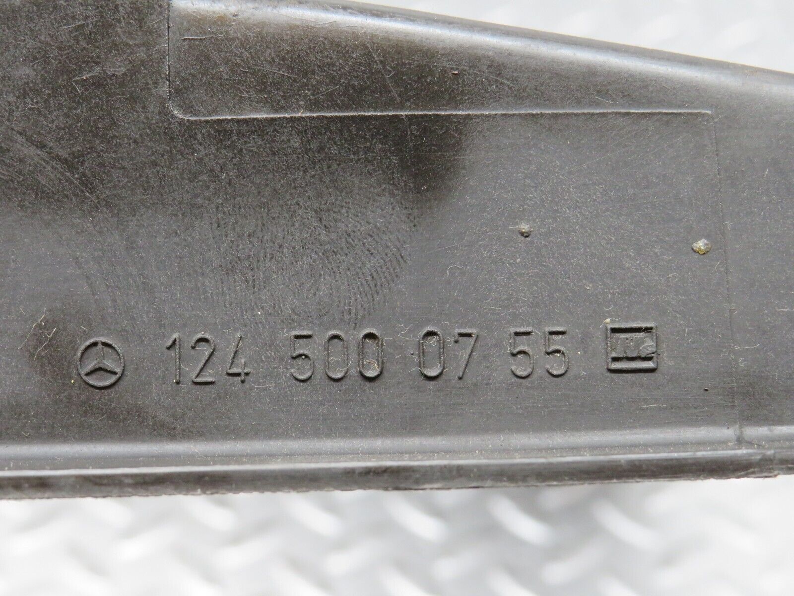 28932 Mercedes-Benz C124 320CE Radiator Fan Shroud Fan Cover 1245000755