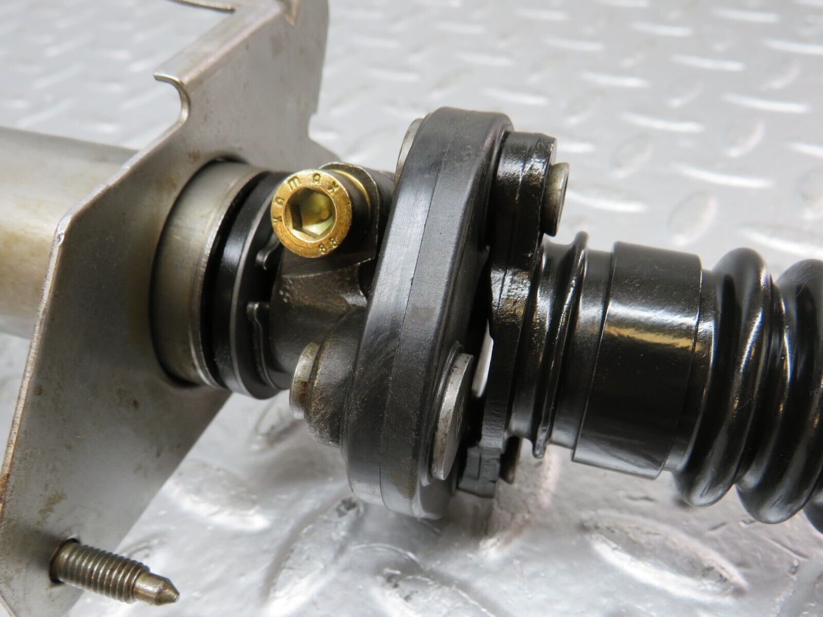 33390 Mercedes-Benz W202 C180 Steering Column